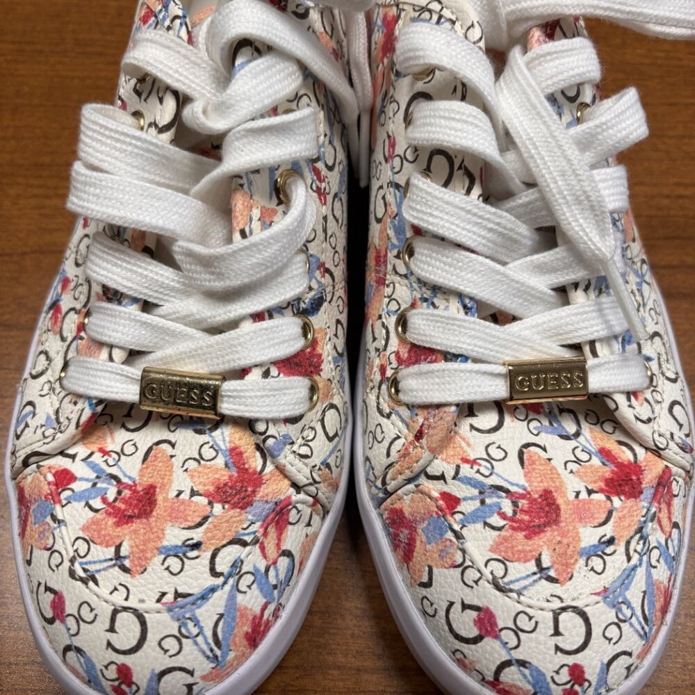 GUESS Floral Logo Lace-Up Sneakers | Women’s Size 7.5M | White Multicolor